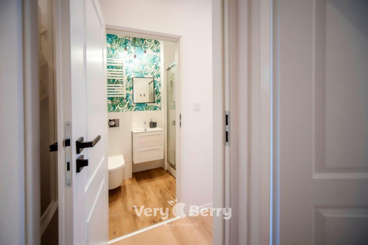 Very Berry - Glogowska 35A - Mtp Apartments - Self Check In 24H Πόζναν Εξωτερικό φωτογραφία