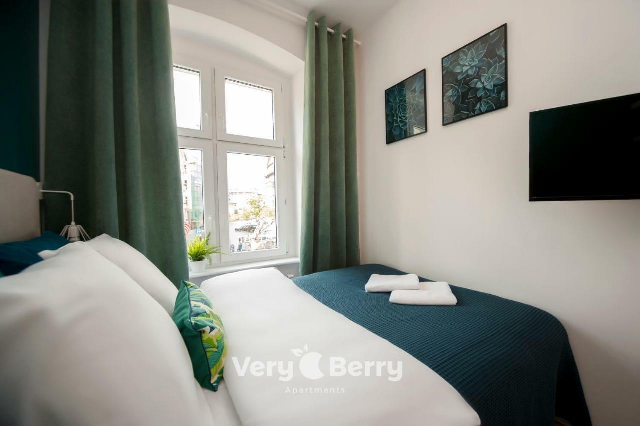 Very Berry - Glogowska 35A - Mtp Apartments - Self Check In 24H Πόζναν Εξωτερικό φωτογραφία