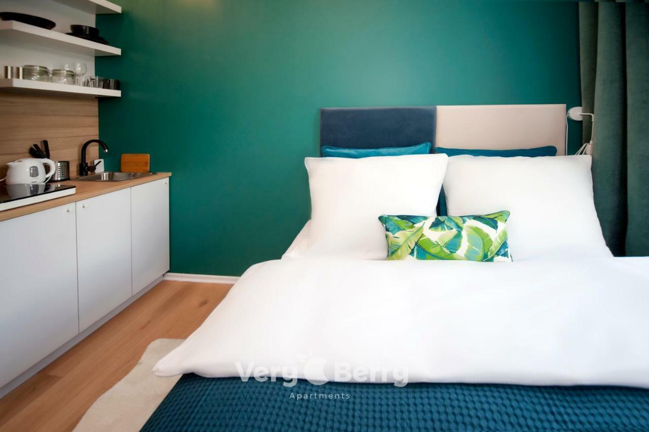 Very Berry - Glogowska 35A - Mtp Apartments - Self Check In 24H Πόζναν Εξωτερικό φωτογραφία