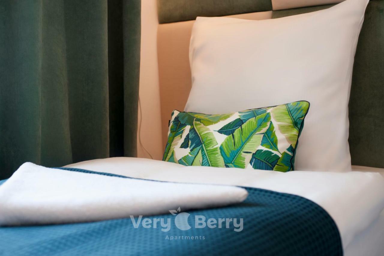 Very Berry - Glogowska 35A - Mtp Apartments - Self Check In 24H Πόζναν Εξωτερικό φωτογραφία