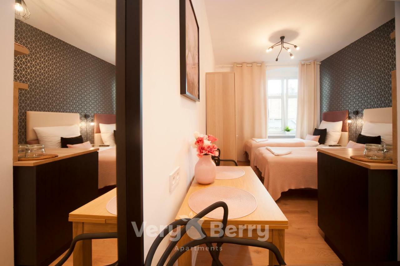 Very Berry - Glogowska 35A - Mtp Apartments - Self Check In 24H Πόζναν Εξωτερικό φωτογραφία