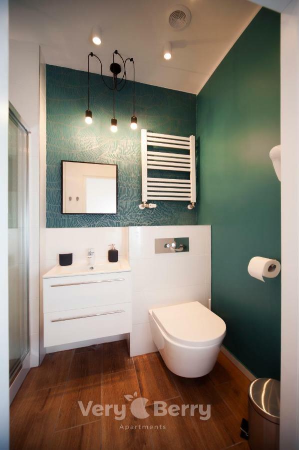 Very Berry - Glogowska 35A - Mtp Apartments - Self Check In 24H Πόζναν Εξωτερικό φωτογραφία