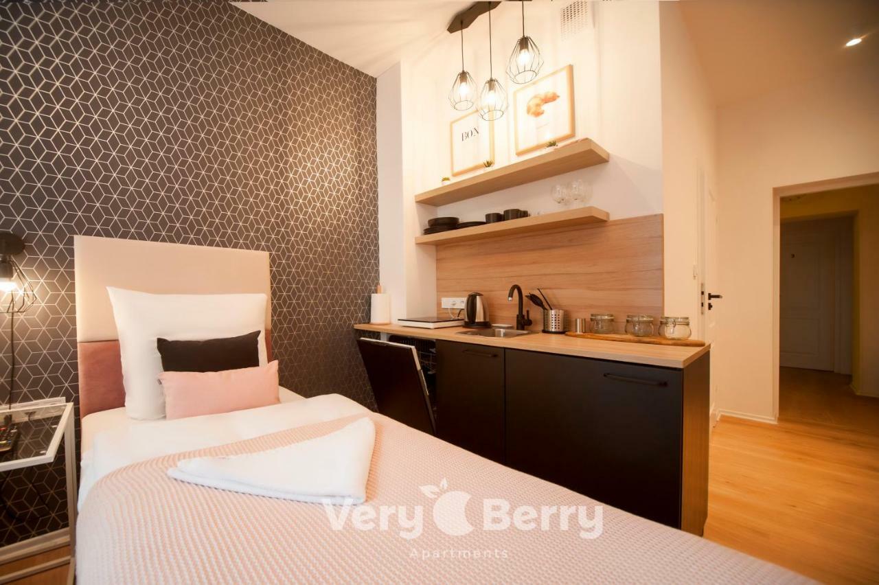 Very Berry - Glogowska 35A - Mtp Apartments - Self Check In 24H Πόζναν Εξωτερικό φωτογραφία