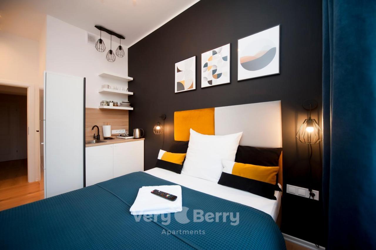 Very Berry - Glogowska 35A - Mtp Apartments - Self Check In 24H Πόζναν Εξωτερικό φωτογραφία