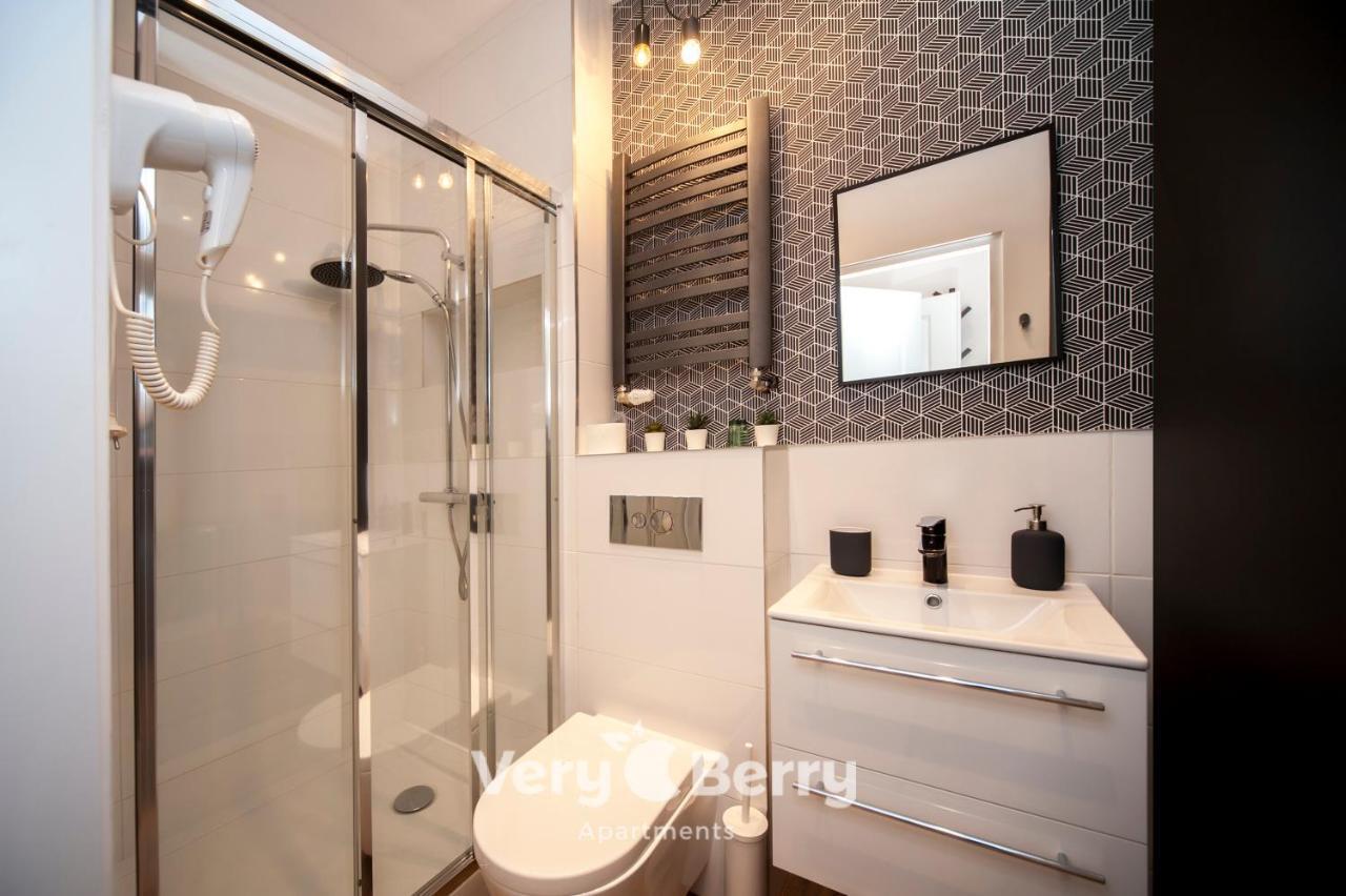 Very Berry - Glogowska 35A - Mtp Apartments - Self Check In 24H Πόζναν Εξωτερικό φωτογραφία