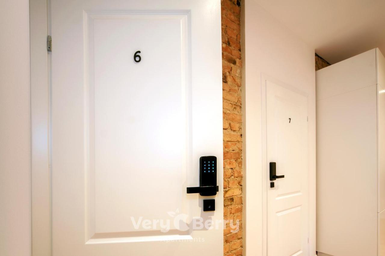Very Berry - Glogowska 35A - Mtp Apartments - Self Check In 24H Πόζναν Εξωτερικό φωτογραφία
