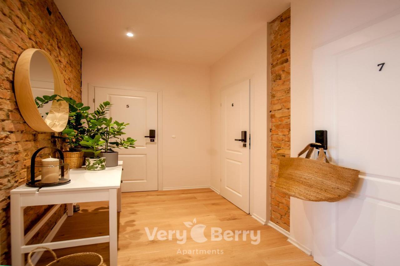 Very Berry - Glogowska 35A - Mtp Apartments - Self Check In 24H Πόζναν Εξωτερικό φωτογραφία