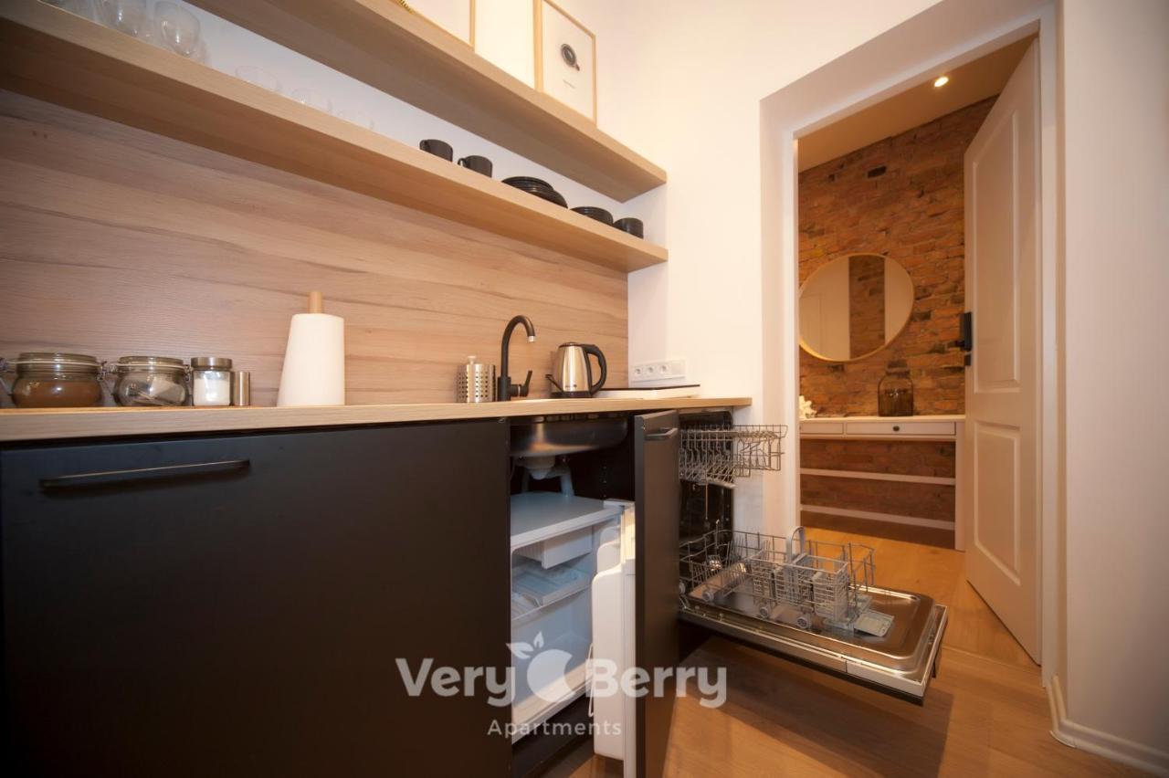 Very Berry - Glogowska 35A - Mtp Apartments - Self Check In 24H Πόζναν Εξωτερικό φωτογραφία